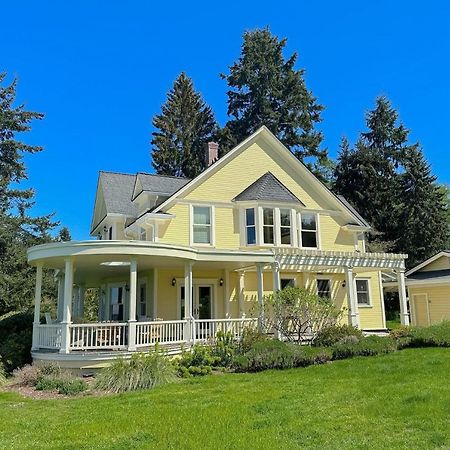 Marty'S Place Langley Εξωτερικό φωτογραφία