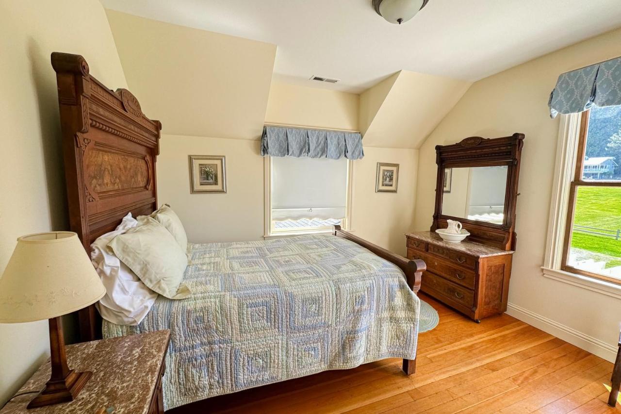 Marty'S Place Langley Εξωτερικό φωτογραφία