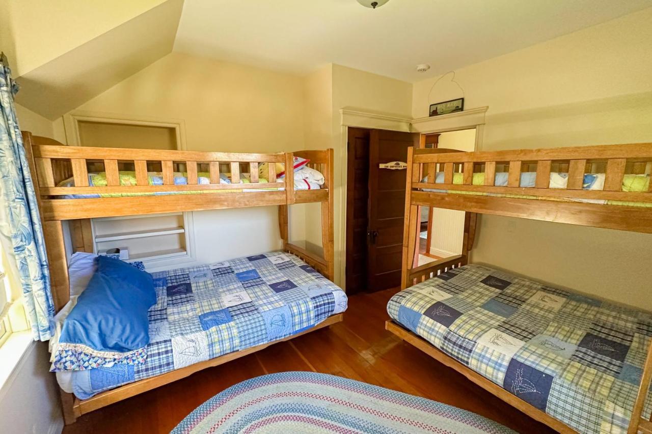 Marty'S Place Langley Εξωτερικό φωτογραφία