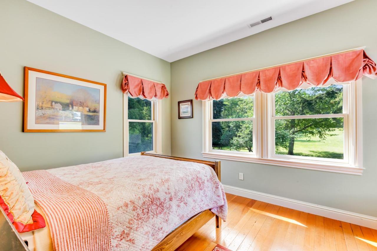 Marty'S Place Langley Εξωτερικό φωτογραφία