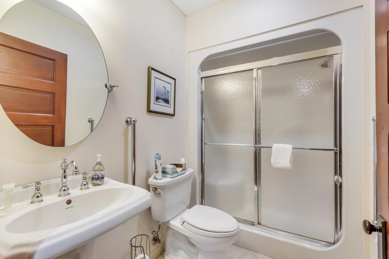 Marty'S Place Langley Εξωτερικό φωτογραφία