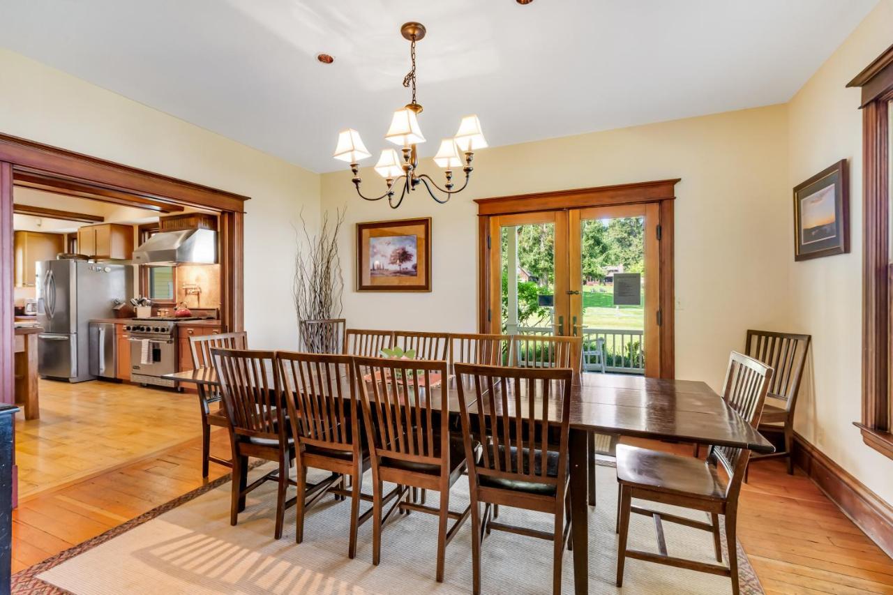 Marty'S Place Langley Εξωτερικό φωτογραφία