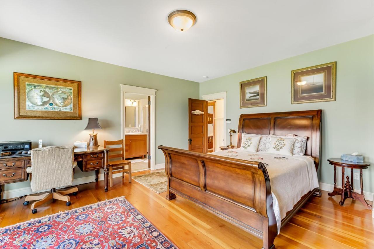 Marty'S Place Langley Εξωτερικό φωτογραφία
