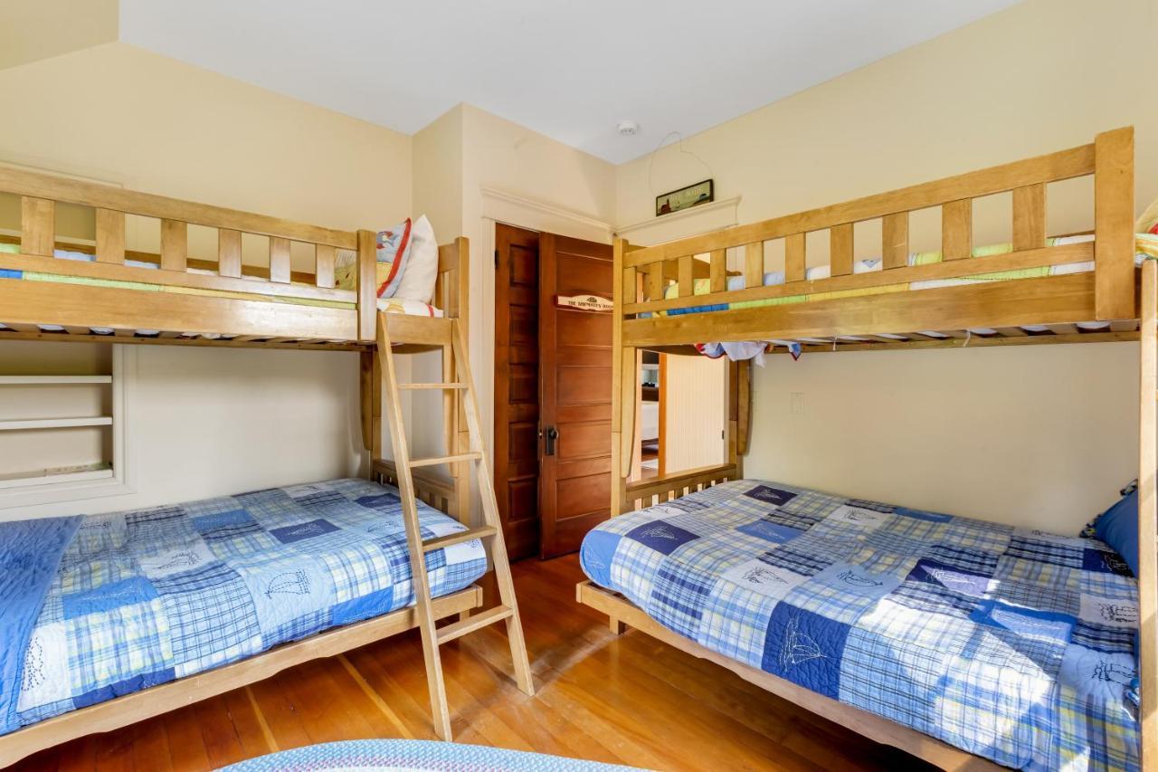 Marty'S Place Langley Εξωτερικό φωτογραφία