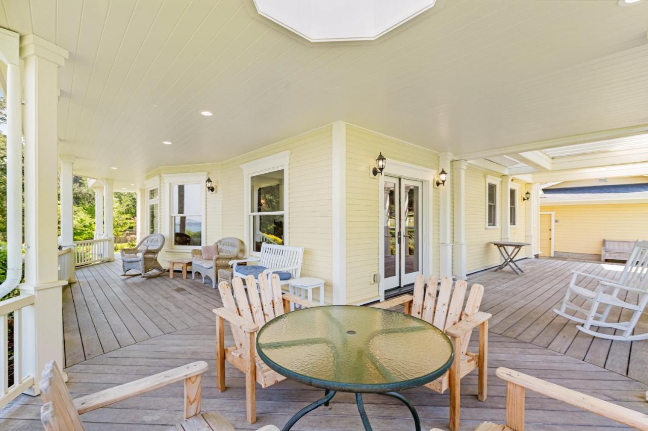 Marty'S Place Langley Εξωτερικό φωτογραφία
