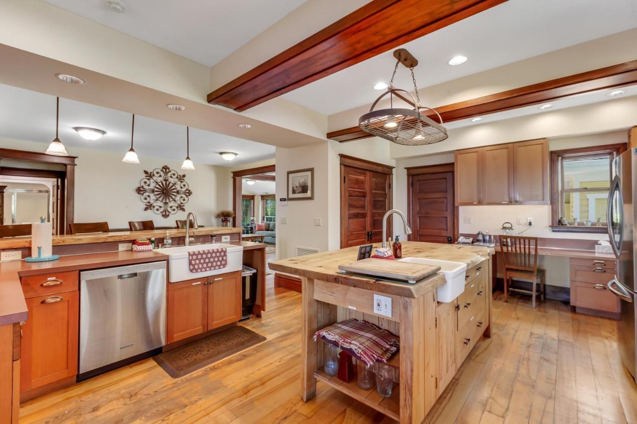 Marty'S Place Langley Εξωτερικό φωτογραφία